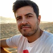 Clases particulares de guitarra enfocadas en la iniciación con el instrumento. Tanto para niños y niñas, como para mayores. Si crees que es tarde para empezar déjame demostrarte que no es así :)